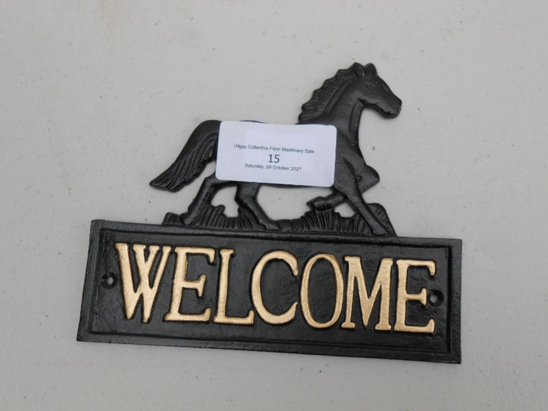 Horse welcome sign