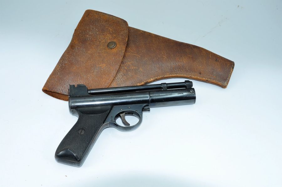 A WEBLEY .177 AIR PISTOL AND HOLSTER