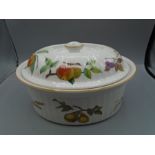 Royal Worcester 'Evesham' oven dish. no damage, good condition