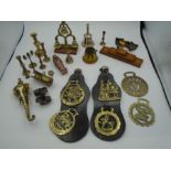 tin of brass items, includes trenchware and an elephant door knocker