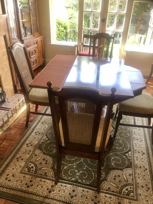 Reproduction extending pedestal dining table and chairs ( buyer to collect from a property in