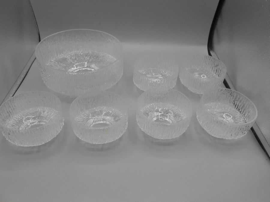 Glass Dessert Dish and 6 serving bowls ( one has small chip )