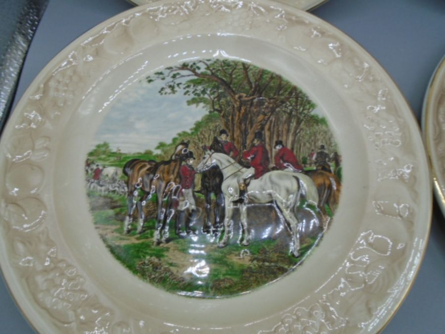 Palissy hunting scene picture plates x 4 - Image 5 of 6