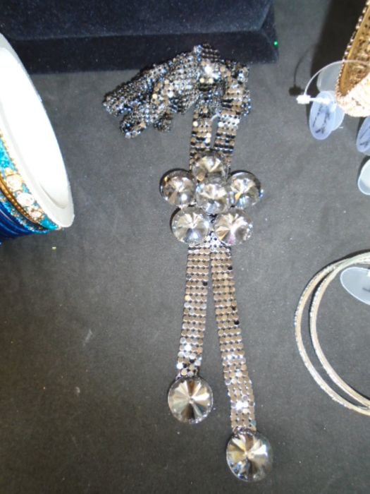 costume jewellery surplus stock from local jewellers, all new and unworn to include bracelets, - Image 5 of 6