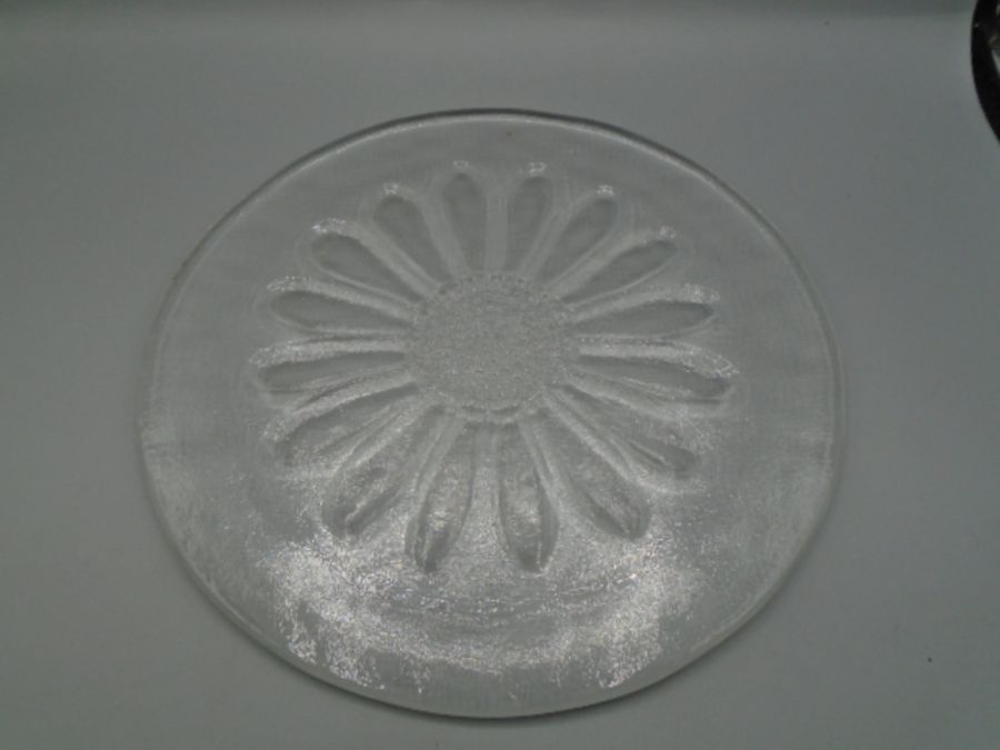 Dartington Daisy collection cheese plate in original box