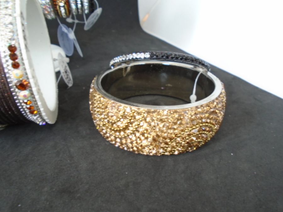 costume jewellery surplus stock from local jewellers, all new and unworn to include bracelets - Image 5 of 5