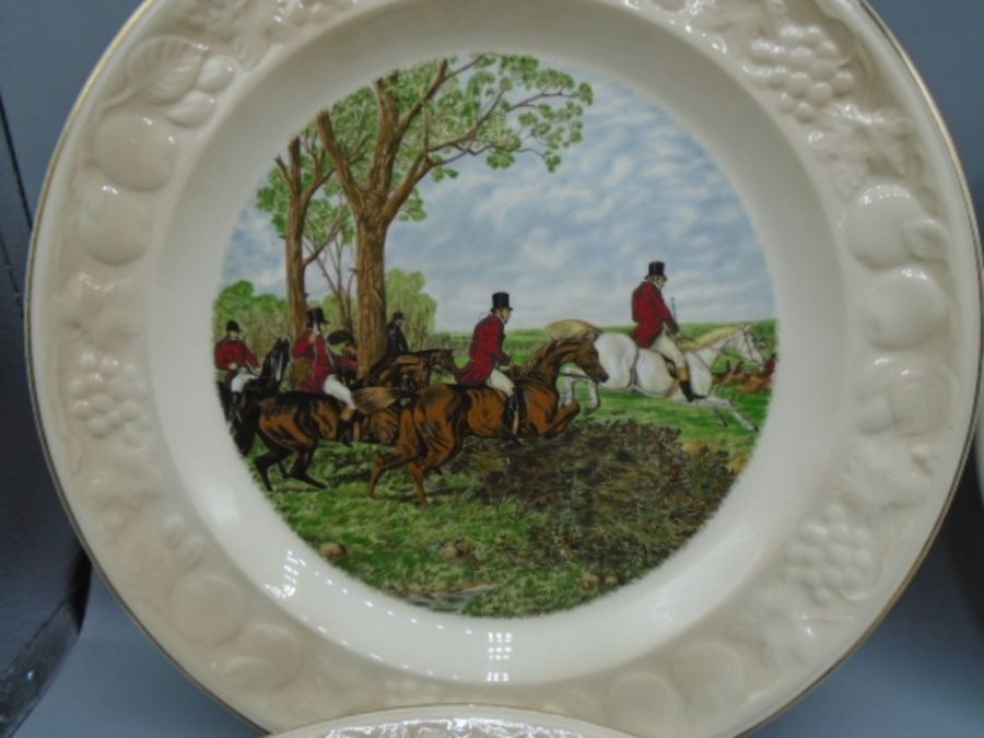 Palissy hunting scene picture plates x 4 - Image 2 of 6