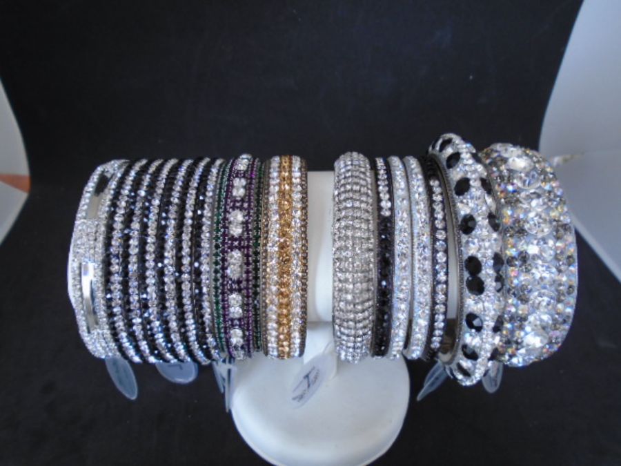 costume jewellery surplus stock from local jewellers, all new and unworn to include bracelets - Image 2 of 5