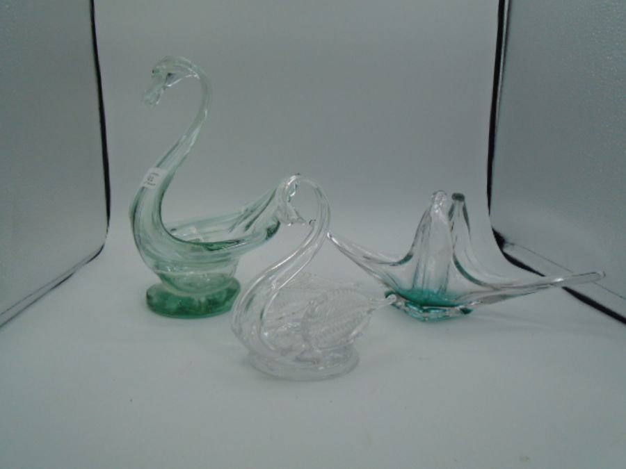 Two glass swan dishes 24cm tall and 15cm tall plus a glass basket with slight green tint at the base - Image 2 of 2