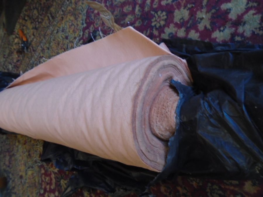 Roll of fabric in a light pink colour, good quality fabric - Image 3 of 3
