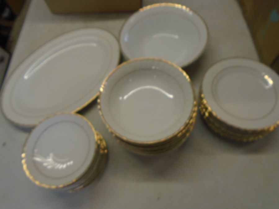 'Harvest' dinner for 4 set and a white part dinner set (trade winds) - Image 3 of 5