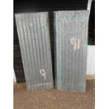 11 corrugated tin sheets L184cm W68cm