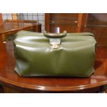 Vintage green leatherette bag
