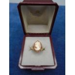 9ct gold cameo ring