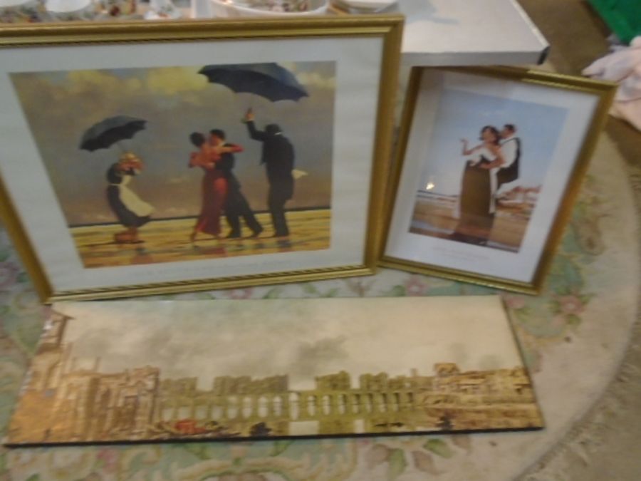 A job lot of framed pictures and prints and a horse picture peg rail - Image 9 of 9