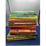 Collection of vintage 1960/1970's annuals to incl Eagle, James Bond, Bonanza, Joe 90 etc