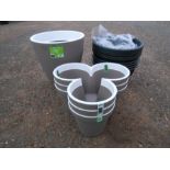 4 New plastic garden pots and 10 hanging baskets
