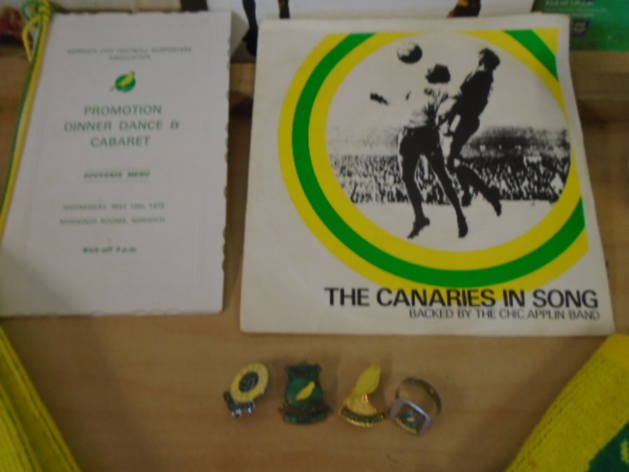 Norwich city football club memorabillia- 2 books, an invitation, a mug, a few brooches, scarf and - Image 2 of 3