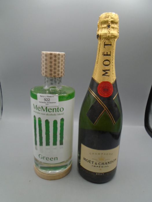 1 bt NV Moet Champagne 1 bt Me Mento Green