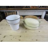 Enamel bucket and roasting pot with lid
