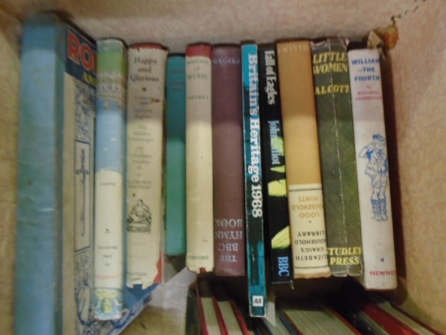 A box of vintage books - Image 2 of 6