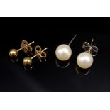 Yellow gold stud and pearl stud earrings