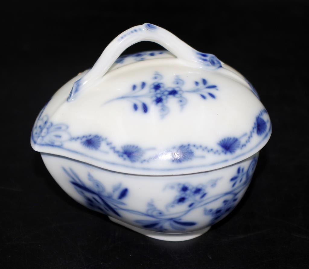 Meissen ceramic blue & white lidded bowl