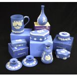 Nine various Wedgwood jasperware items