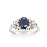 Sapphire set 9ct white gold ring