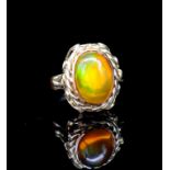 Fire opal and yellow gold ring