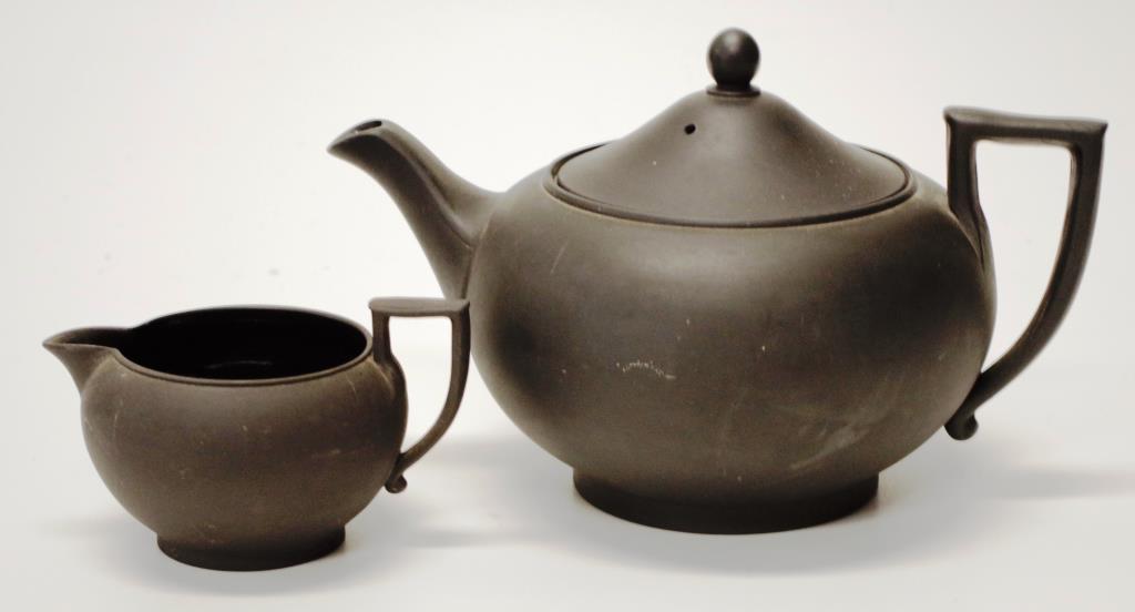 Good Wedgwood black basalt teapot