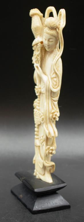 Antique Chinese carved ivory Woman figure - Image 2 of 4