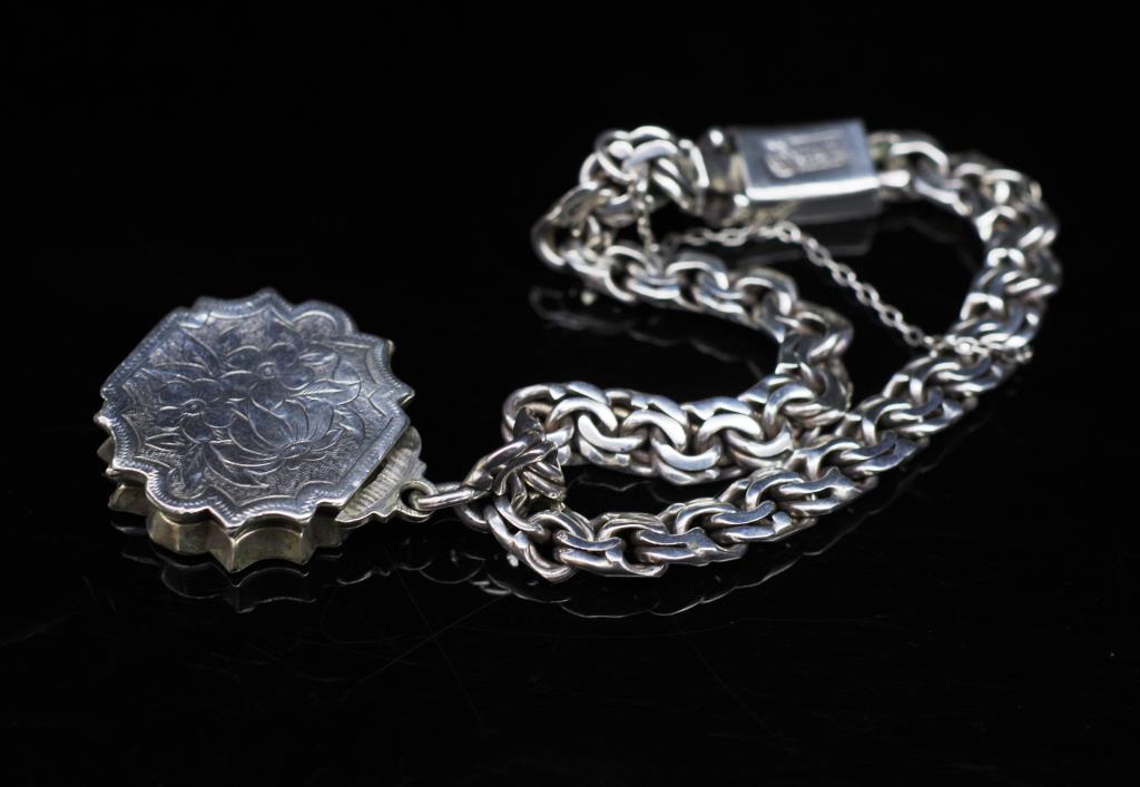 Antique silver locket and sterling silver bracelet - Image 2 of 3