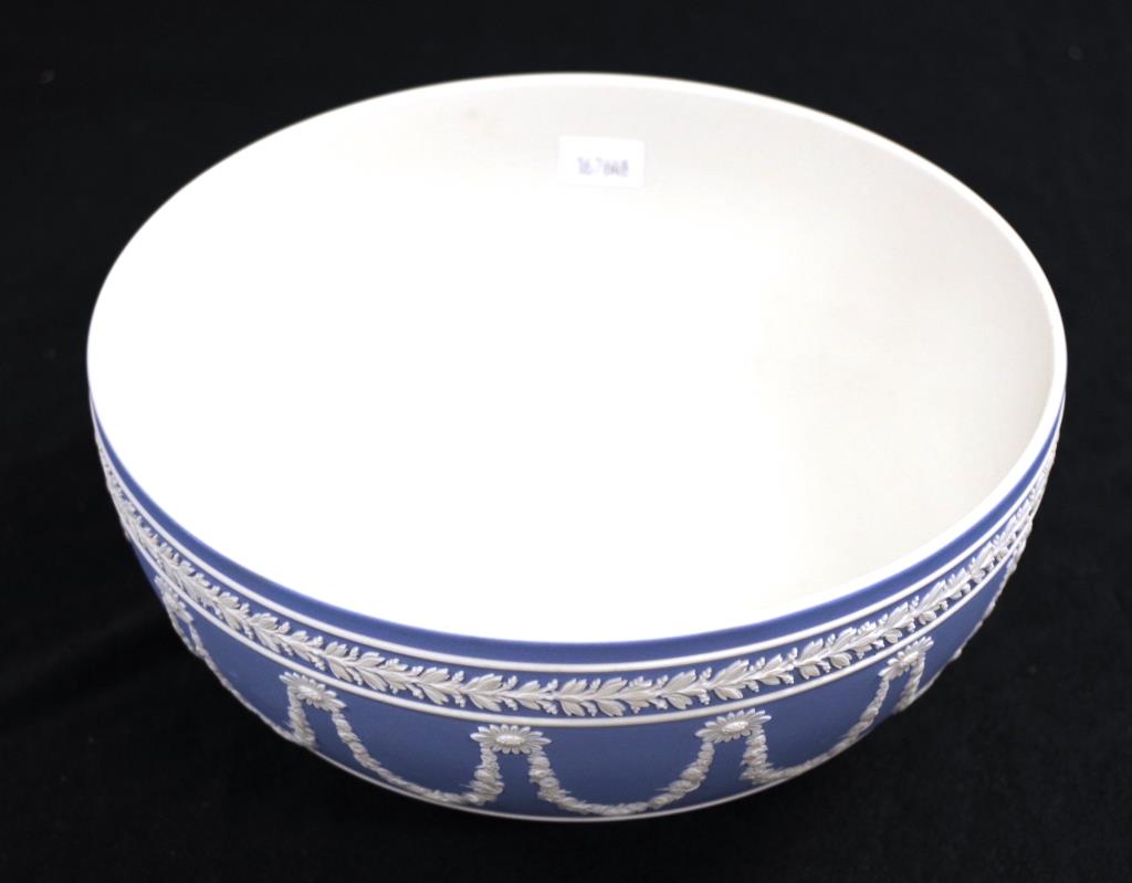 Good Wedgwood blue & white 'Festival' bowl - Image 2 of 3