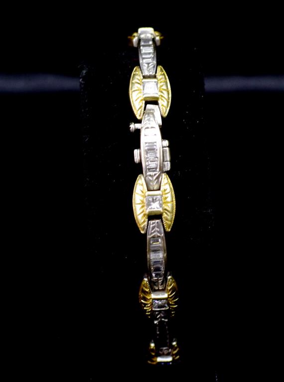 A good diamond and two tone gold bracelet - Image 5 of 7