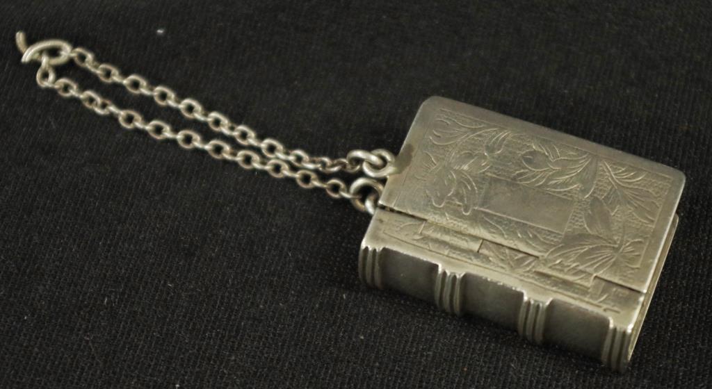 Chinese silver "Wang Hing" snuff box - Image 2 of 4