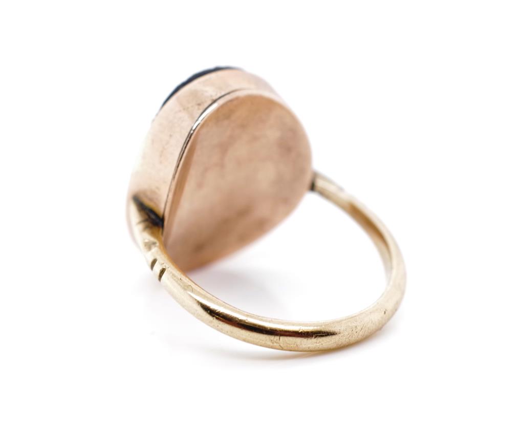 Early 20th C. Intaglio and 9ct rose gold ring - Image 5 of 6