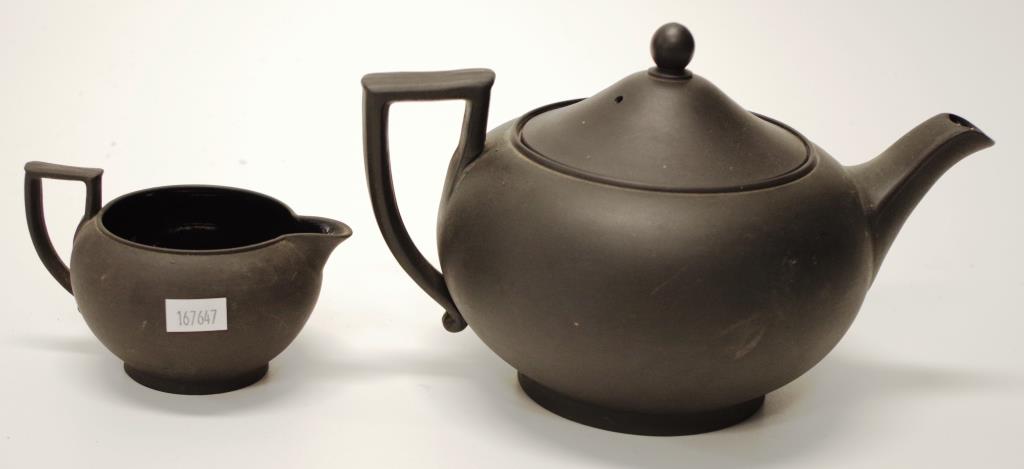 Good Wedgwood black basalt teapot - Image 4 of 4