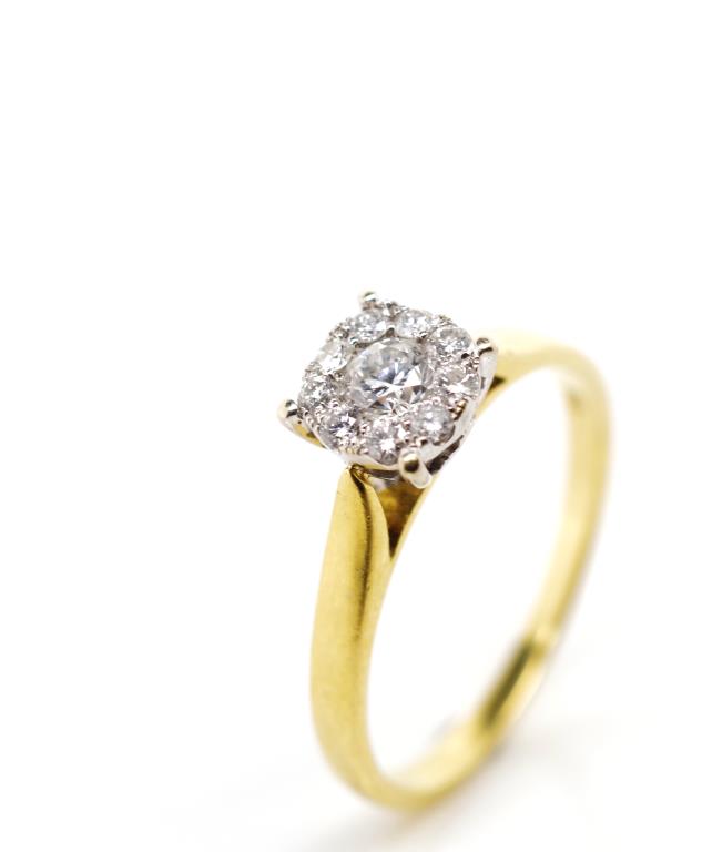 Diamond set 18ct yellow gold cluster ring - Image 2 of 3