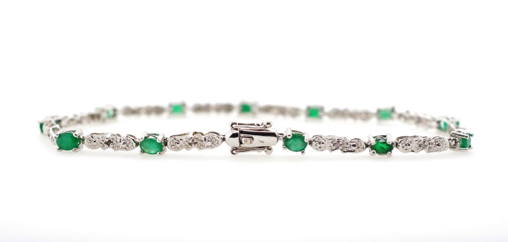 Emerald, diamond and white gold bracelet