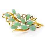 Vintage Oriental jade and yellow gold brooch