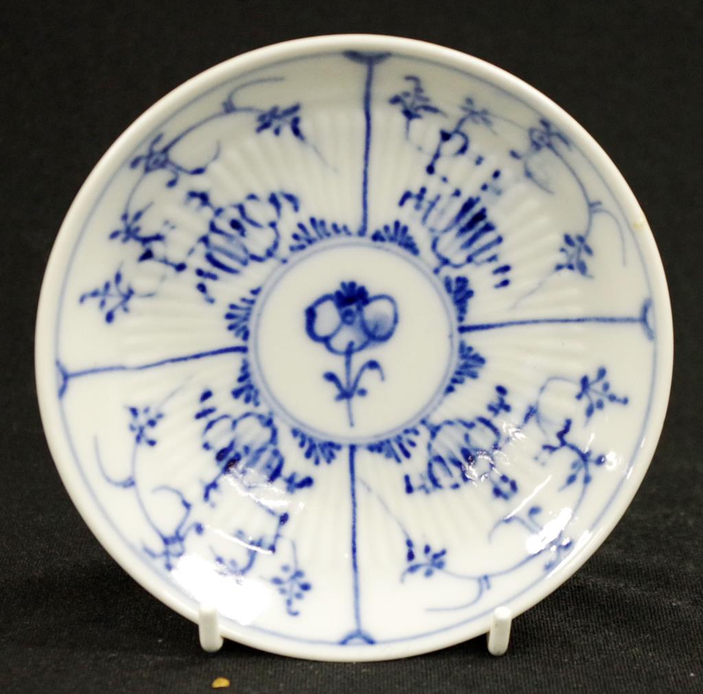 19th century Meissen blue & white saucer