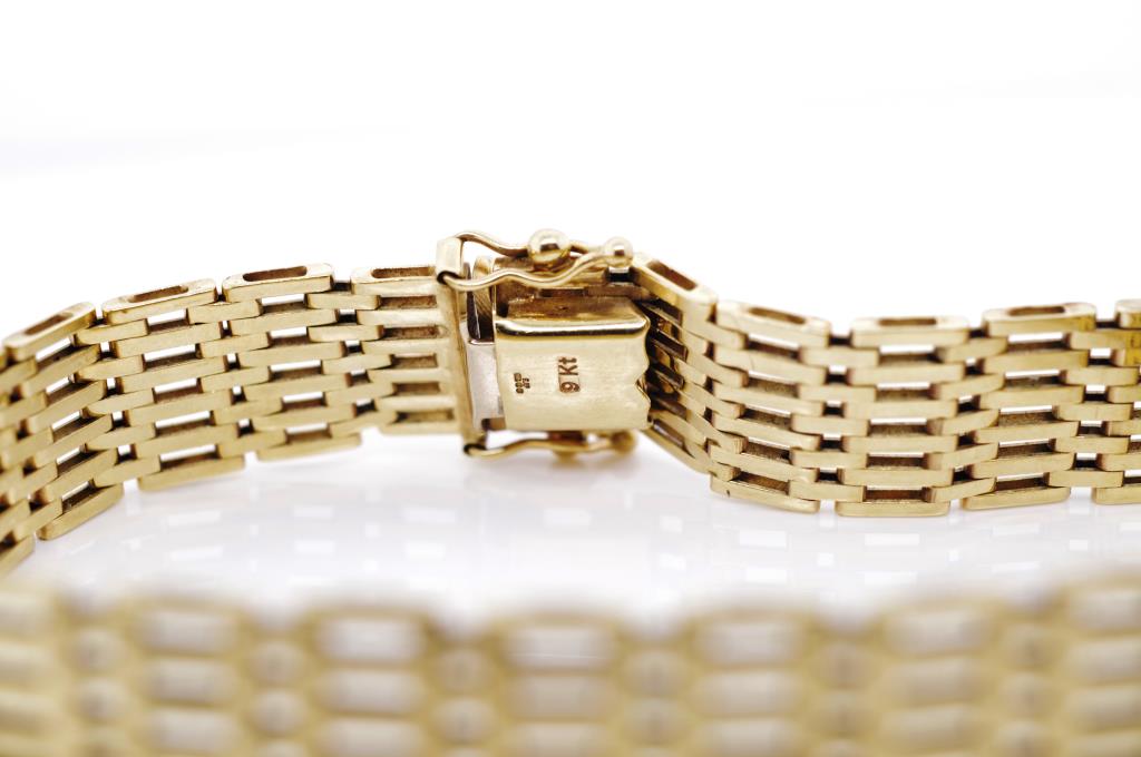 9ct yellow gold gate link bracelet - Image 3 of 3