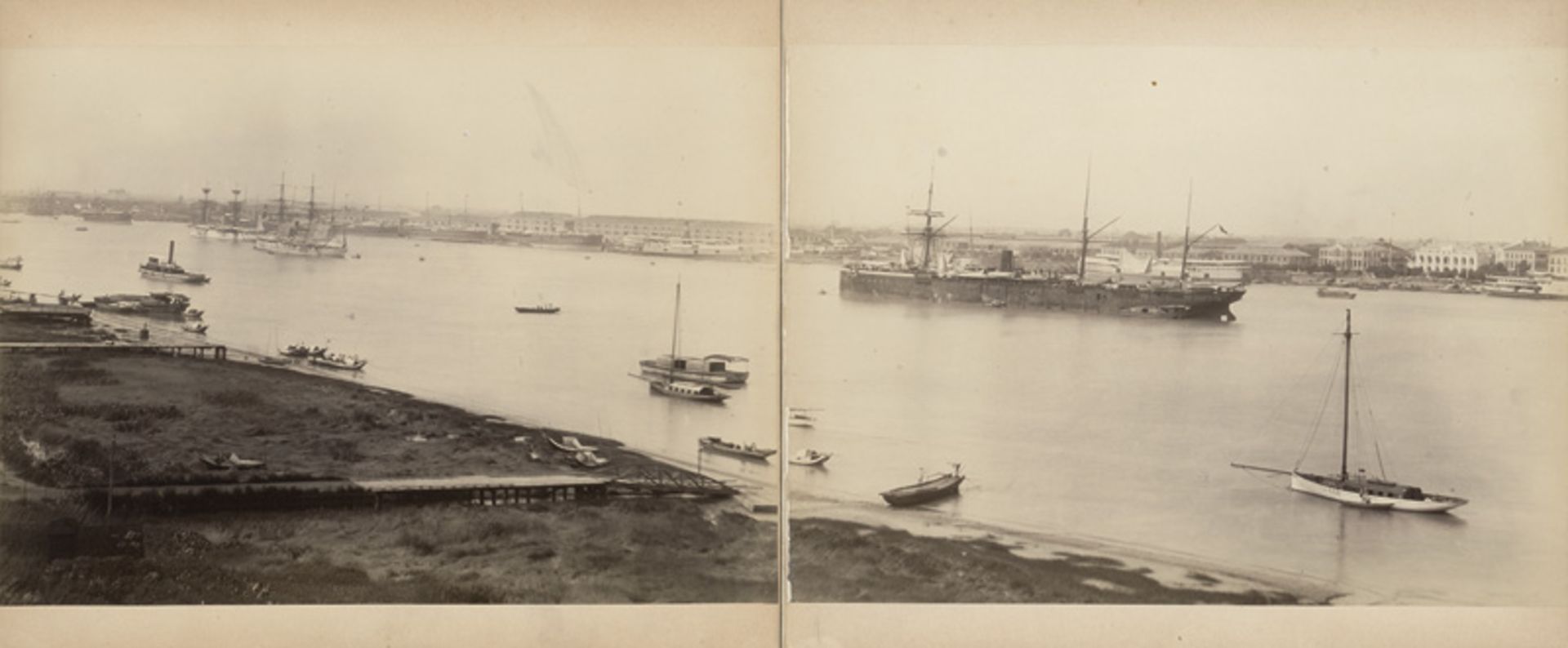 China: Panoramic view of the Shanghai Bund