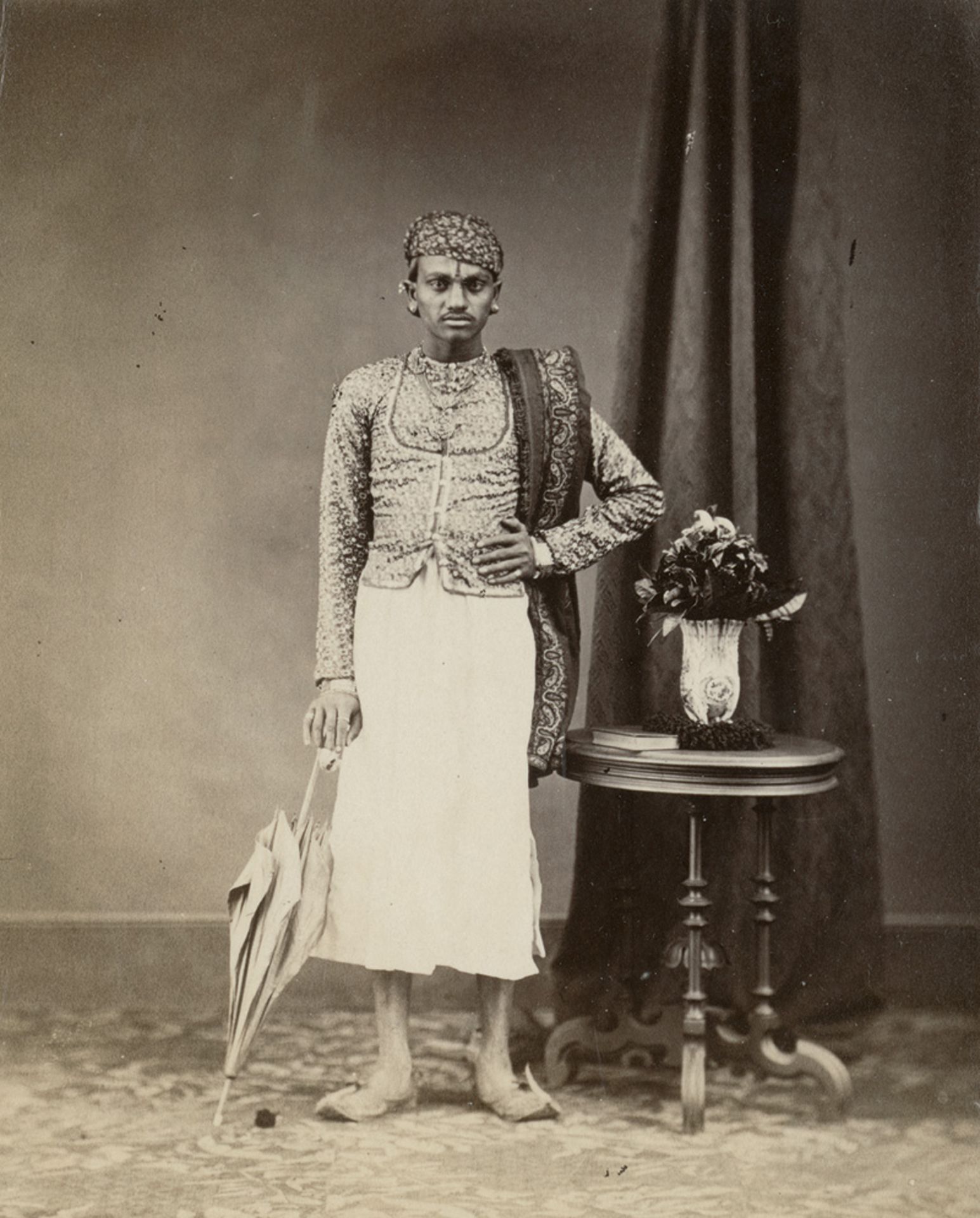 British India: Portraits of servants, street sellers and merchants - Image 3 of 3