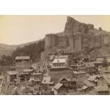 Ermakov, Dimitri N.: The old houses ofTiiflis with balconies and the Narikala...