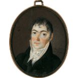 Russisch: 1811. Miniatur Portrait eines Mannes in schwarzer Jacke ...