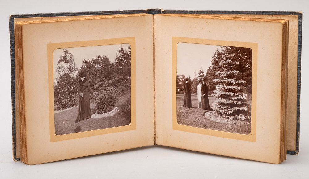 ROYALTY : An early 20th century Kodak photograph album of Royalty of the day, - Image 2 of 2