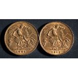 Two half sovereigns dated 1907 and 1915.