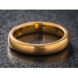 A 22ct gold wedding band: approximately 5.5gms gross weight.